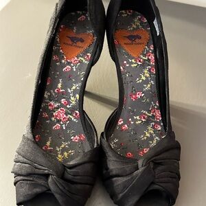 Rocket Dog Women's Elegant Black Knotted Heels